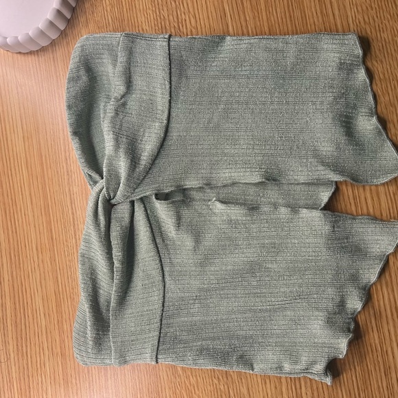 Princess Polly Mani Top Green Size 2 - Picture 3 of 4